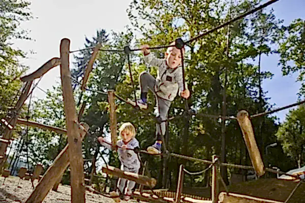 Çocuk Oyun Alanları